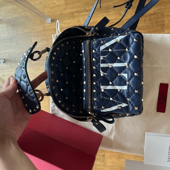MINI ROCKSTUD SPIKE
QUILTED LEATHER
BACKPACK - Picture 5 of 7